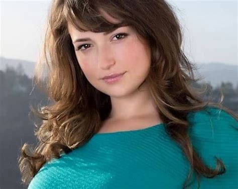 at&t lily breast size|Milana Vayntrub Height, Weight, Age, Body Statistics